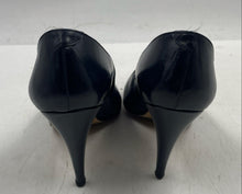 Load image into Gallery viewer, Authentic Rosina Ferragamo Womens Maxwell Dark Blue Slip-On Pump Heels Size 8.5M
