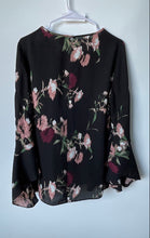 Load image into Gallery viewer, Vince Camuto Womens Multicolor Floral Bell Sleeve Round Neck Blouse Top Size M
