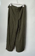 Load image into Gallery viewer, Banana Republic Womens Green Flat Front Wide-Leg Trouser Pants Size 4
