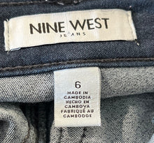 Load image into Gallery viewer, Nine West Womens Blue Medium Wash Pockets Denim Skinny Leg Jeans Size 6
