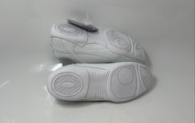 Load image into Gallery viewer, Chasse Womens Flip IV White Leather Lace-Up Cheerleading Shoes Sz 8.5 With Tags
