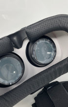 Load image into Gallery viewer, Umeeutoo White Black Adjustable Glasses Smartphone Virtual Reality Headset
