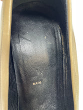 Load image into Gallery viewer, Authentic Prada Womens Beige Black Leather Pump Heels Size EUR 38.5 Damaged
