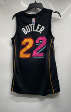 Load image into Gallery viewer, Nike Mens Black Miami Heat Jimmy Butler #22 City Edition NBA Sports Jersey Sz M

