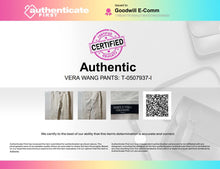Load image into Gallery viewer, Authentic Simply Vera Vera Wang Womens White Denim Mid-Rise Capri Jeans Size 6
