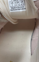 Load image into Gallery viewer, Aldo Womens Mayana Beige Pink Lace-Up Low Top Round Toe Sneakers Shoes Size 7
