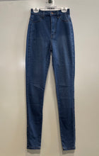 Load image into Gallery viewer, Fashion Nova Womens Blue Denim Medium Wash Stretch Skinny Leg Jeans Size 3
