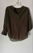 Load image into Gallery viewer, Express Womens Green 3/4 Sleeve Button Front Blouse Top Size XS
