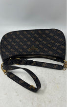 Load image into Gallery viewer, Guess Womens Alexie Black Signature Print Inner Pocket Top Zip Shoulder Handbag
