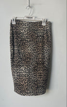 Load image into Gallery viewer, Vince Camuto Womens Black Cream Leopard Print Straight &amp; Pencil Skirt Size XS

