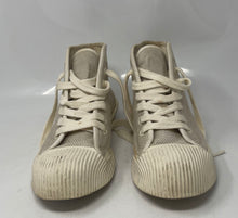 Load image into Gallery viewer, Authentic Tory Burch Womens Buddy Cream Beige Sneaker Shoes Size 8M Stained
