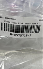 Load image into Gallery viewer, Ground Up X Bluey &amp; Bingo Kids Pink Low Top Hook &amp; Loop Sneaker Shoes Size 6
