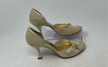 Load image into Gallery viewer, Edoardo Tulli Womens Golden Tone Slip-On Kitten Pump Heels Size 37
