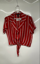 Load image into Gallery viewer, Forever 21 Womens Red Striped Short Sleeve Knot Button Front Cropped Top Size M
