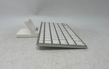 Load image into Gallery viewer, Apple iPad Model A1359 White QWERTY Old Keyboard Dock Not Tested
