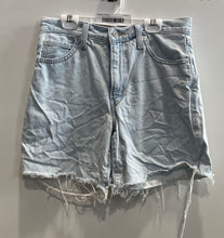 Load image into Gallery viewer, Levi's Womens Blue Denim Light Wash Frayed Hem '94 Baggy Bermuda Shorts Size 26
