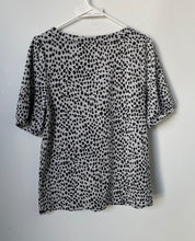 Load image into Gallery viewer, Loft Womens Black Gray Animal Print Short Sleeve Pullover Blouse Top Size M

