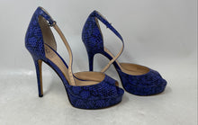 Load image into Gallery viewer, Vince Camuto Womens Lilith2 Blue Animal Print Peep Toe Platform Heels Size 8 M
