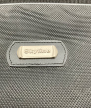 Load image into Gallery viewer, Skyline Unisex Black Outer Pocket Zipper Shoulder Strap Luggage Bag With Tag
