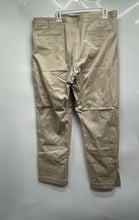 Load image into Gallery viewer, J.Crew Mens Beige Flat Front Slash Pocket Straight Leg Chino Pants Size 40x32
