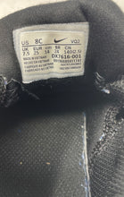 Load image into Gallery viewer, Nike Boys Star Runner 4 DX7616-001 Black Low Top Slip-On Sneaker Shoes Size 8C
