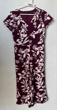 Load image into Gallery viewer, Ann Taylor Womens Multicolor Floral Short Sleeve V-Neck One-Piece Romper Sz XSP
