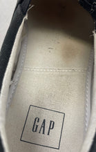 Load image into Gallery viewer, Gap Mens Black Slip-On Round Toe Low Top Loafer Shoes Size 9
