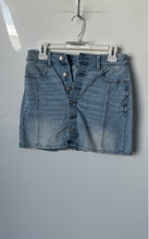 Load image into Gallery viewer, American Eagle Outfitters Womens Blue Denim Super Stretch Mini Skirt Size 2
