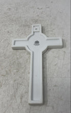 Load image into Gallery viewer, Precious Moments 231169 Girls Loves Me Collection Jesus Cross In Open Box
