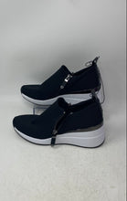 Load image into Gallery viewer, DKNY Womens Black Round Toe Low Top Side Zip Sneaker Shoes Size 6M
