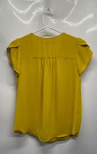 Load image into Gallery viewer, Loft Womens Yellow Petal Short Sleeve Button Front Blouse Top Size XXS
