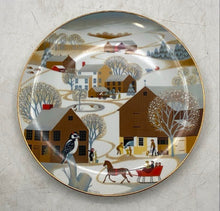 Load image into Gallery viewer, Set Of 2 Pcs Assorted Collector Plates With Certificates Of Authenticity
