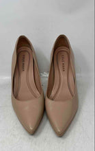 Load image into Gallery viewer, Cole Haan Womens Grand Ambition York Beige Leather Slip-On Pump Heels Size 8B

