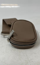 Load image into Gallery viewer, Steve Madden Womens Taupe Detachable Charm Inner Pockets Coin Purse
