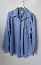 Load image into Gallery viewer, Van Heusen Mens Blue Long Sleeve Pocket Collared Dress Shirt Size 17.5
