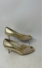 Load image into Gallery viewer, Stuart Weitzman Womens Chantelle Gold-Tone Peep Toe Slip-On Pump Heels Size 7M
