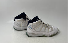Load image into Gallery viewer, Nike Kids Air Jordan 11 Retro White Mid Top Lace-Up Sneaker Shoes Size 2.5Y
