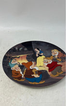 Load image into Gallery viewer, Knowles Walt Disney Snow White Fireside Love Story Decorative Collector Plate
