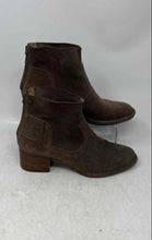 Load image into Gallery viewer, UGG Womens Brown Suede Round Toe Back Zip Block Heels Ankle Booties Size 7
