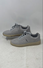 Load image into Gallery viewer, Guess Womens Gray Round Toe Low Top Lace-Up Sneaker Shoes Size 7M
