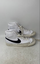Load image into Gallery viewer, Nike Mens Blazer Mid '77 Vintage BQ6806-100 White Sneakers Shoes Size 9.5
