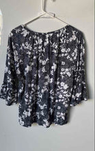Load image into Gallery viewer, Michael Kors Womens Blue White Floral 3/4 Sleeve Round Neck Blouse Top Size S
