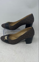 Load image into Gallery viewer, Michael Kors Womens Jilly Flex Brown Monogram Print Pump Heels Size 7 M
