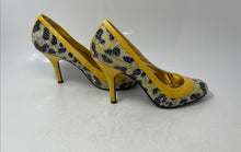 Load image into Gallery viewer, Naughty Monkey Womens Dayliner Yellow Black Animal Print Pump Heels Size 8.5
