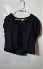 Load image into Gallery viewer, Banana Republic Womens Black Short Sleeve V-Neck Cropped Blouse Top Size XS
