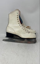 Load image into Gallery viewer, Unbranded Womens White Lace-Up Winter Sports Ice Blade Figure Skates Size 5
