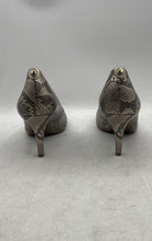 Load image into Gallery viewer, Michael Kors Womens Flex Beige Brown Snakeskin Stiletto Pump Heels Size 11M
