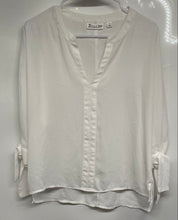 Load image into Gallery viewer, 7th Avenue Design Studio New York &amp; Co Womens White Split Neck Blouse Top Size M
