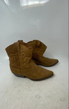 Load image into Gallery viewer, Nine West Womens Beige Suede Pointed Toe Cowgirl Ankle Booties Size 8.5
