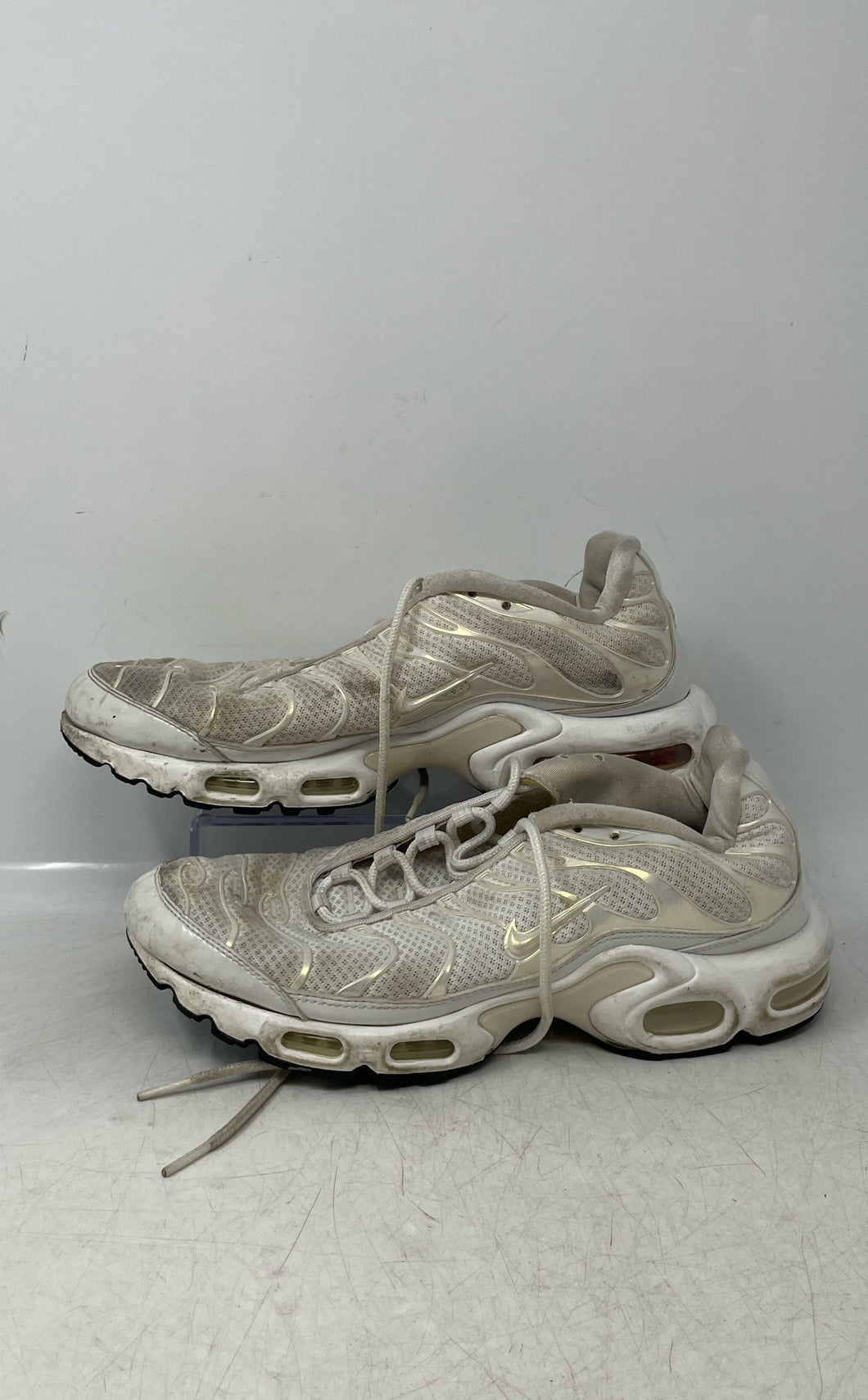 Nike Womens Air Max Plus 848891-100 White Low Top Lace-Up Sneaker Shoes Size 10